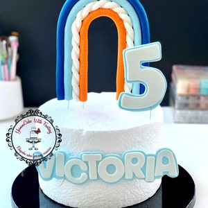 Regenbogen, Name und Nummer handgemachte Zuckerpaste Fondant essbare Geburtstag Kuchendekoration, Kuchen Topper Set