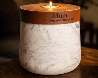 Mittelgroße menschliche Urne Feuerbestattung Asche. Weiß und Grau marmoriert mit cognacbraunem Leder, stilvoll, handgefertigt in Großbritannien. Personalisiert.