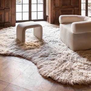 Tapis à poils longs moderne blanc irrégulier, tufté à la main, 100 % pure laine de Nouvelle-Zélande pour salon, chambre à coucher, chambre d'enfants, tapis à poils longs acceptant les animaux de compagnie