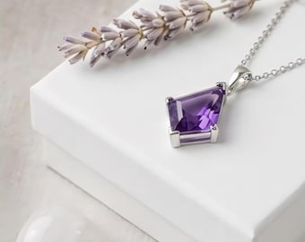 Collana con ciondolo in ametista taglio aquilone, gioiello geometrico, regalo con pietra portafortuna di febbraio