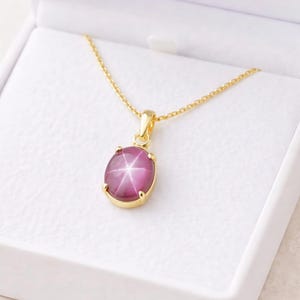 Colar com pingente oval de rubi rosa em formato de estrela, joia minimalista dourada com pedra preciosa (8 x 10 mm)