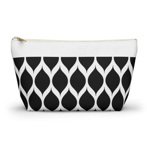 Accessory Pouch w T-bottom