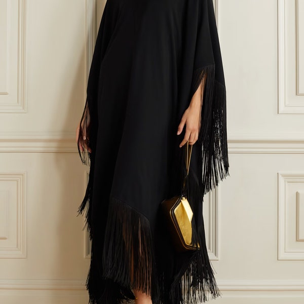 Kaftan à col en V à franges noires solides, Caftan en soie, Caftans traditionnels, Kaftan taille libre régulière, Robe Kaftan pour femmes, Robe en soie Kaftan