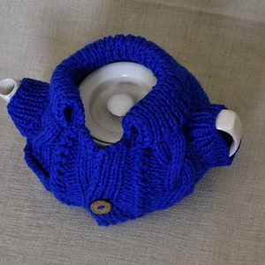 Aran sweater tea cosy knitting pattern Teapot warmer gift for mom coworker image 9