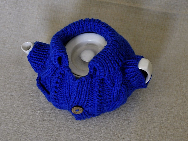 Aran sweater tea cosy knitting pattern Teapot warmer gift for mom coworker image 9