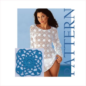 Puede incluir: Top de ganchillo blanco con mangas largas y un patrón floral. Un cuadrado de ganchillo azul con un diseño de flor está en la esquina inferior izquierda. La palabra "PATTERN" está impresa verticalmente en azul a la derecha.