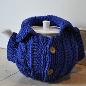Aran sweater tea cosy knitting pattern Teapot warmer gift for mom coworker image 4