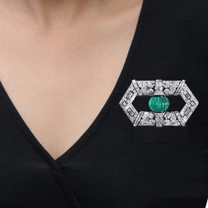Art-Deco-geschnitzte grüne Perlenbrosche 925 Sterlingsilber Runde & Baguette besetzt Diamant Exklusive grüne Melone CZ Party Wear High-End-Brosche