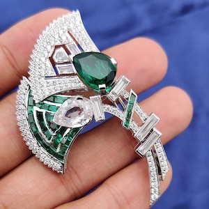 Gorgeous Double Leaf Brooch For Women/Men 925 Sterling Silver Green Emerald & Studded CZ Diamond Brooch Buy Now Flower Leaf Statement Brooch
