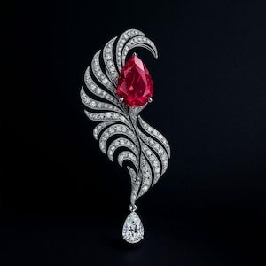 Broche em prata de lei 925 com rubi vermelho, design marcante com motivo de pena, elegante broche pendente, presente de luxo para mulheres, joia para casamento.