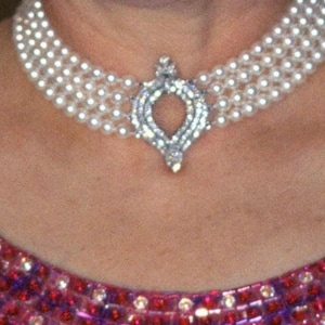 Queen Elizabeth II Perlenkette, 925 Sterling Silber CZ Diamant Replik Schmuck, vierreihige Zuchtperle Choker Halskette, Muttertagsgeschenk