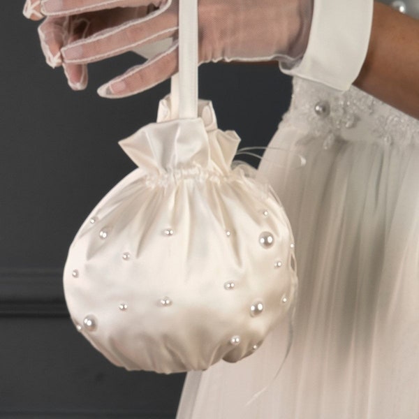 Pearl Bridal Pouch Bag, Wedding Clutch Purse, Bride Dolly Bag Mini Bucket Bag Off-White Money Bag for Evening Ceremony