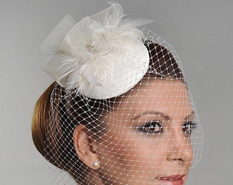 1920s Feather Fascinator Hat, Bridal Headpiece Birdcage Veil, Wedding Pillbox Hat with Tulle and Feathers