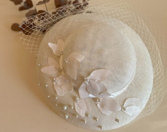 Bridal Fascinator Hat Birdcage, Flower Pearl Wedding Hat with Mesh Veil, Cream Top Hat Face Tulle