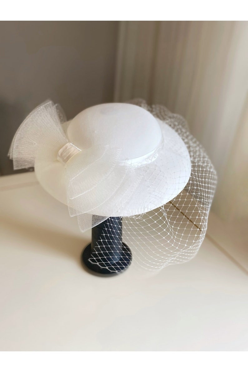 Bridal Fascinator Bowknot Hat with Birdcage, Face Veil Bow Wedding Hat, Face Tulle Cap For Bride zdjęcie 1