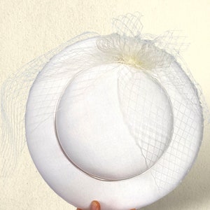 Bridal Fascinator Bowknot Hat with Birdcage, Face Veil Bow Wedding Hat, Face Tulle Cap For Bride zdjęcie 5