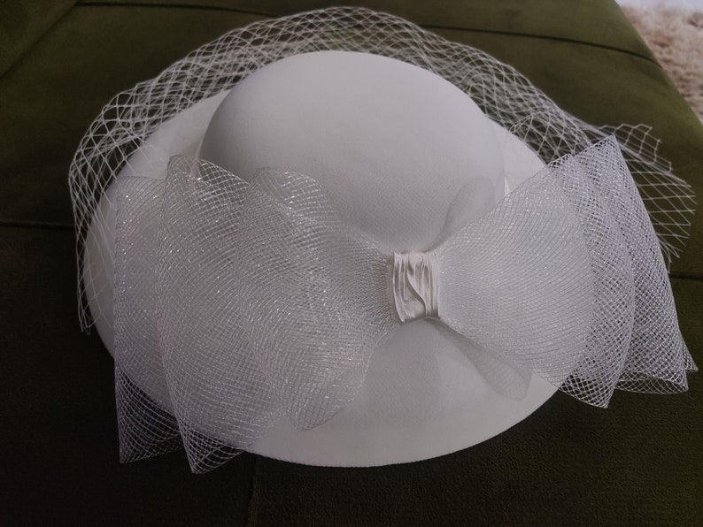 Bridal Fascinator Bowknot Hat with Birdcage, Face Veil Bow Wedding Hat, Face Tulle Cap For Bride zdjęcie 4