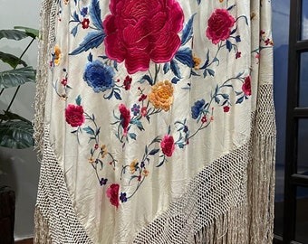 Antique white  silk red roses floral embroidered Canton piano shawl off white  silk cream color background shawal 140 x 135 cm Sale