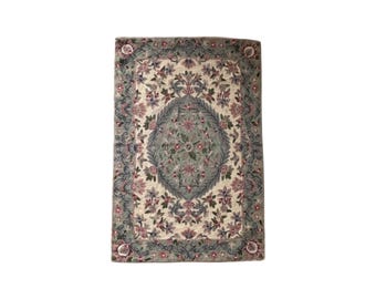 Vintage Chain Stich Handmade FloralRug – Victorian Style Wall Decor – Wool Needlepoint Art – Small Vintage Carpet – Collectible Textile
