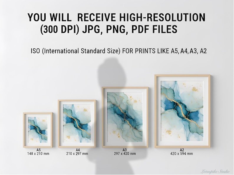 Pode incluir: Quatro impress&otilde;es de arte emolduradas em tamanhos A5 a A2, com designs abstratos em aquarela azul e dourado. A imagem inclui texto que indica que as impress&otilde;es s&atilde;o arquivos JPG, PNG e PDF de alta resolu&ccedil;&atilde;o, e os tamanhos est&atilde;o em mil&iacute;metros.