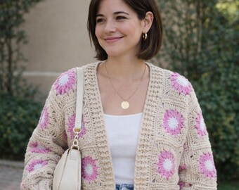 Cardigan quadrato della nonna fatto a mano – Maglione all'uncinetto con fiori rosa crema – Stile retrò, comodo e spesso