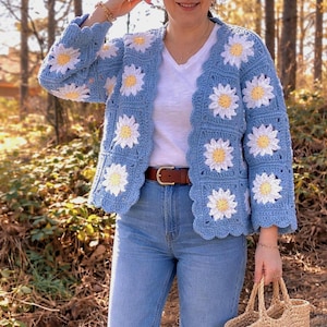 Handgemachter Denim Blue Crochet Kimono: Boho Floral Cardigan Bild 1