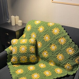 Dreamy Daisy Flower Pillow & Sofa Throw: Handcrafted Bohemian Home