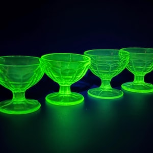 Vintage Hazel Atlas Colonial Block Green Depression Glass Sherbet Glass (Set of 4) | Uranium Glass