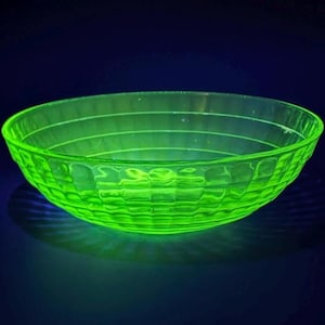 Anchor Hocking Block Optic Green Uranium Vaseline Depression Glass Serving Bowl 8&quot; | Uranium Glass