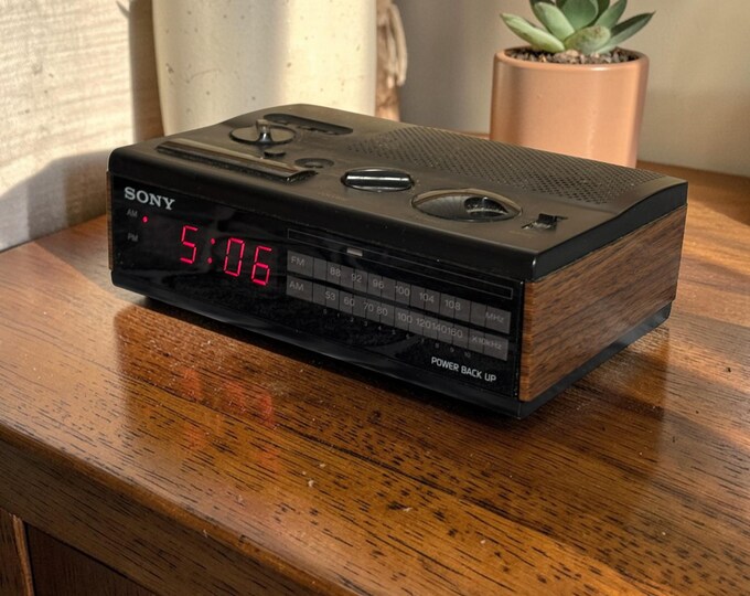 Sony Vintage AM FM Digital Clock Radio Red LED Display Power Backup ...