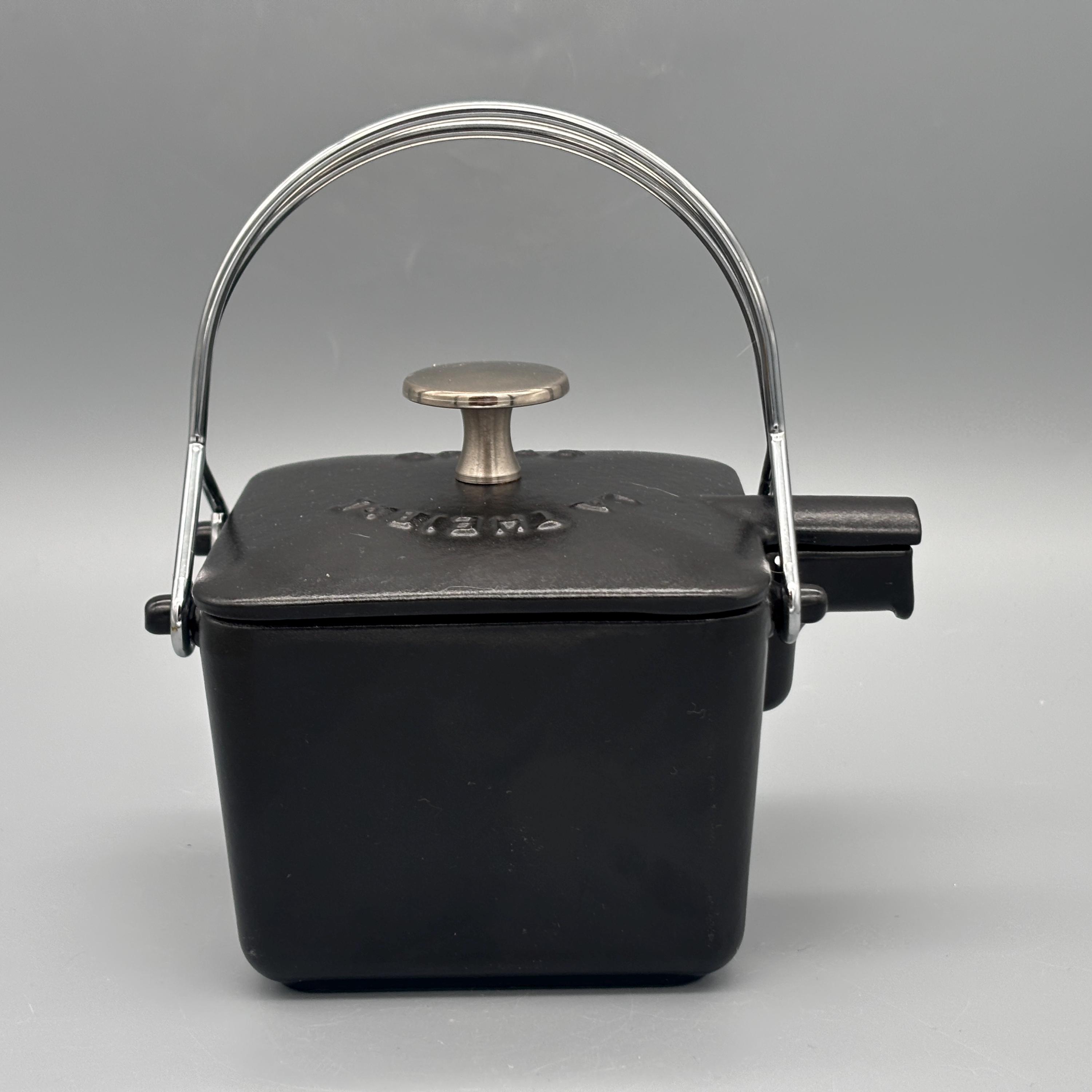 staub スクエアティーポット　ピメント　teapot ケトル　廃盤　レア Rare Staub La Theiere Square Cast Iron Teapot Kettle Matte Black