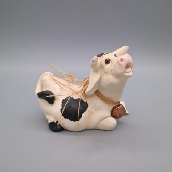 牛の置物 ベル付き