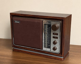 ソニーのソリッドステートラジオ:ヴィンテージ70年代風木目調(AM/FM ソニーのソリッドステートラジオ:ヴィンテージ70年代風木目調(AM/FM