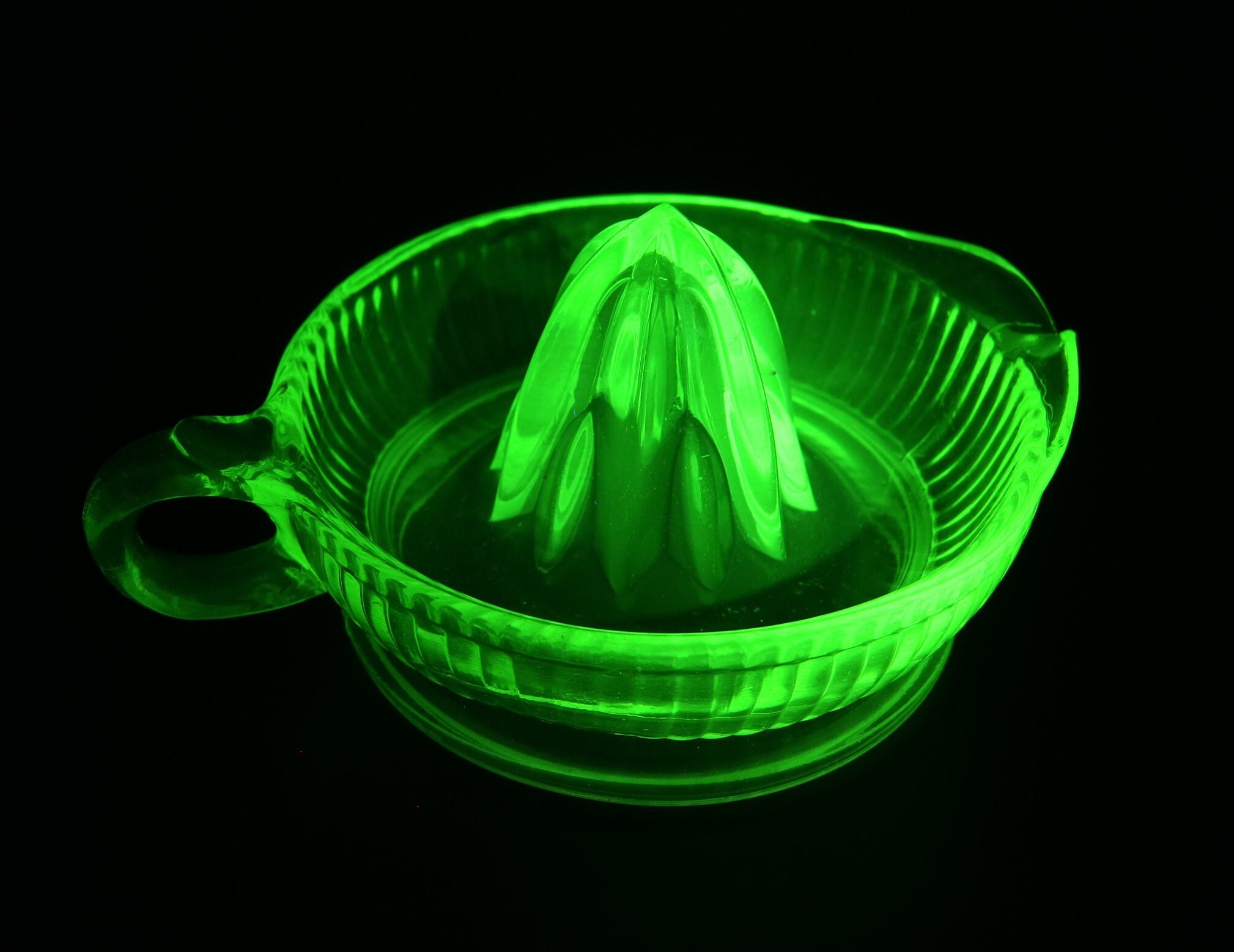 1930's Green Glass fruit reamer (AUT) 1930's Green Glass fruit reamer (AUT)