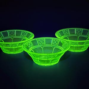 Vintage Jeanette Green Depression Glass Glass Doric Pattern Berry Bowls (Set of 3) | Uranium Glass