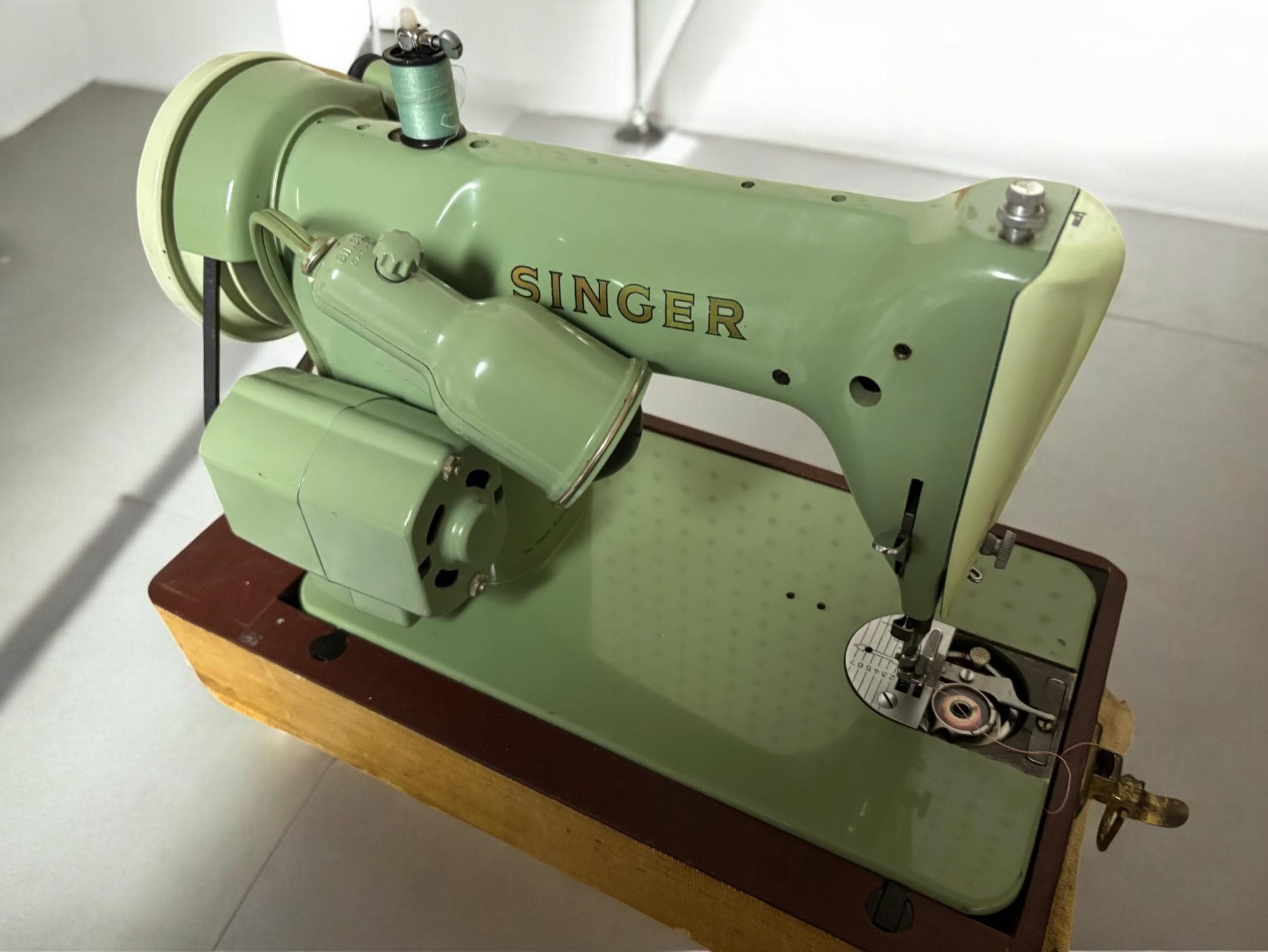 Vintage Singer Sewing Machine 185J Mint Green Portable W/ Carrying