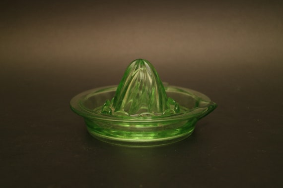 1930's Green Glass fruit reamer (AUT) 1930's Green Glass fruit reamer (AUT)