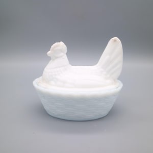 Vintage Westmoreland witte melkglas kip kip op nest afgedekte schotel 5, 5&quot; lang (ZIE BESCHRIJVING)