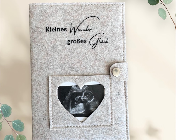 Maternity record cover felt | Cover for maternity record with heart detail | Gift for expectant mothers | Pregnancy