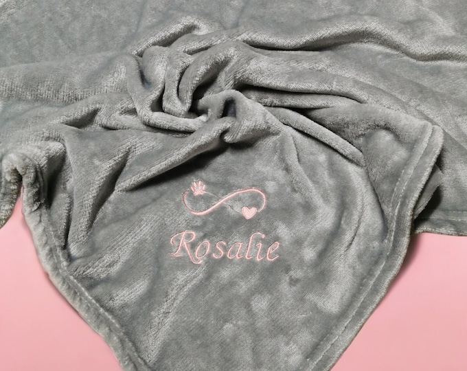 Personalized Dog Blanket with Name - Embroidered Cuddly Blanket for Dogs & Cats - Puppy Gift - Pet Blanket in 13 Colors/ 2 Sizes