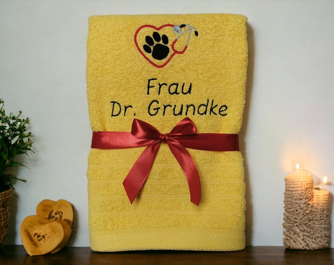 Personalized towel with name/ gift veterinarian/ embroidered towel/ veterinarian/ doctor/ medical assistant/ birthday/ personalized gift