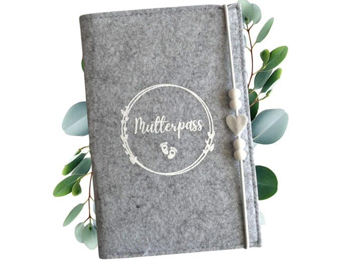 Maternity record cover felt | Cover for maternity record with heart detail | Gift for expectant mothers | Pregnancy