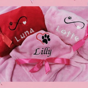 Personalized Dog Blanket with Name - Embroidered Cuddly Blanket for Dogs & Cats - Puppy Gift - Pet Blanket in 13 Colors/ 2 Sizes