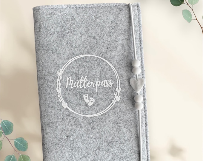 Maternity record cover felt | Cover for maternity record with heart detail | Gift for expectant mothers | Pregnancy