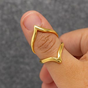 Thumb Splint MCP Arthritis finger splint for bcnding sideways lateral deviation brass or copper ring for Ehlers Danols, EDS