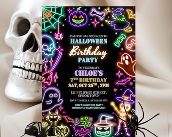 Könnte beinhalten: Eine Halloween-Geburtstagseinladung mit Neon-Grafiken einer Kürbis, eines Geistes, einer Hexe und einer Spinne. Die Einladung enthält den Text "Calling all spookies to Halloween Birthday Party" und Details für Chloes 7. Geburtstag.