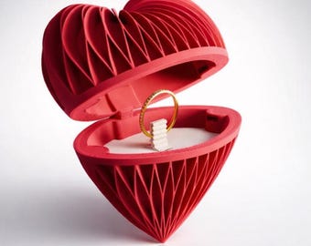 PLA Heart-Shaped Engagement Ring Holder – Elegant and Romantic