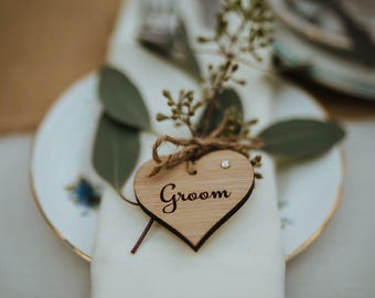 Heart-shaped place card with engraved name
