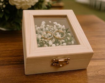 Wooden and glass ring box with engraving