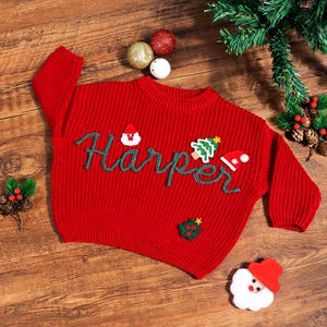 手刺繍ベビーセーター、ベビーニットジャンパー、パーソナライズ新生児セーター、ベビーセーター、キッズバースデーセーター